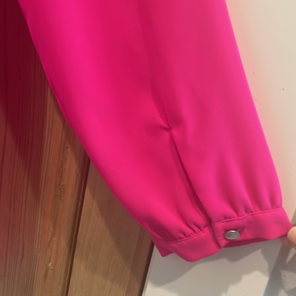 Vince Camuto Hot Pink Blouse - Size Medium - Picture 8 of 11